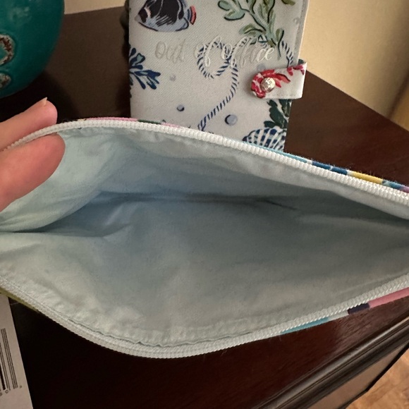 NWT Vera Bradley bundle Beach Wristlet and Passport Wallet - Picture 12 of 12